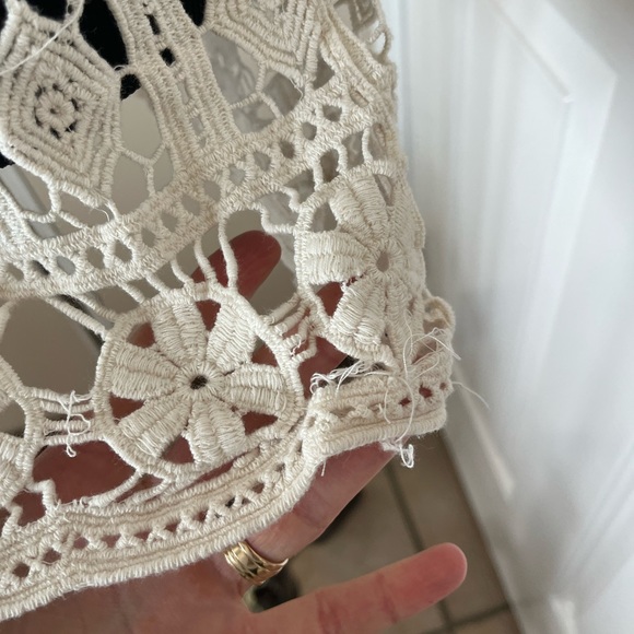 Women’s Lacy looking sleeveless top cream colored Miss Kelly 1999 brand S - Picture 4 of 4